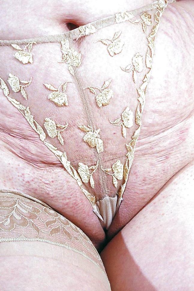 25P Big Tits Huge Ass Granny 2!!