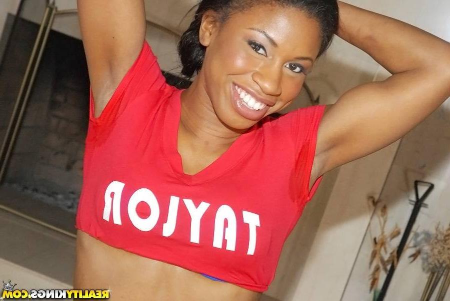 15P Gorgeous ebony slut sucking and fucking big hard cock
