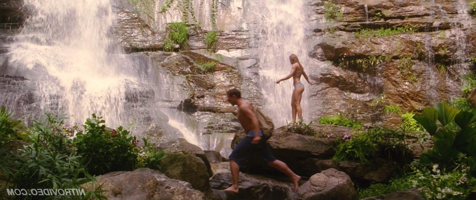 15P Sexual Jessica Biel posing filmed bikini in Stealth