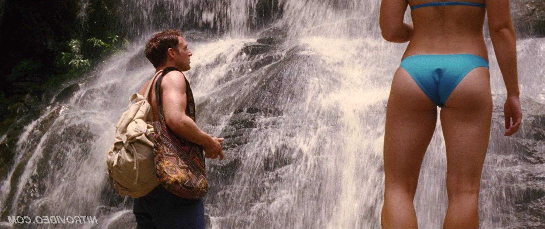 15P Sexual Jessica Biel posing filmed bikini in Stealth