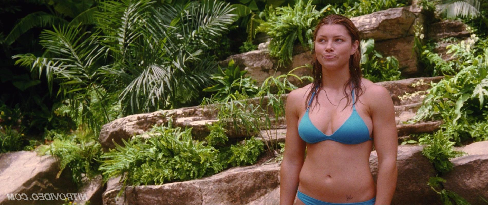15P Sexual Jessica Biel posing filmed bikini in Stealth