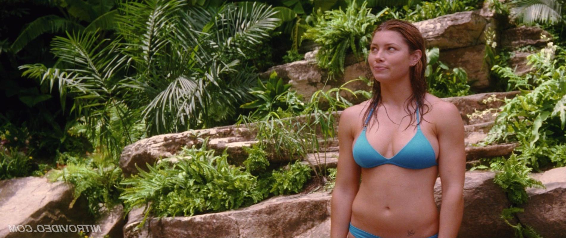 15P Sexual Jessica Biel posing filmed bikini in Stealth