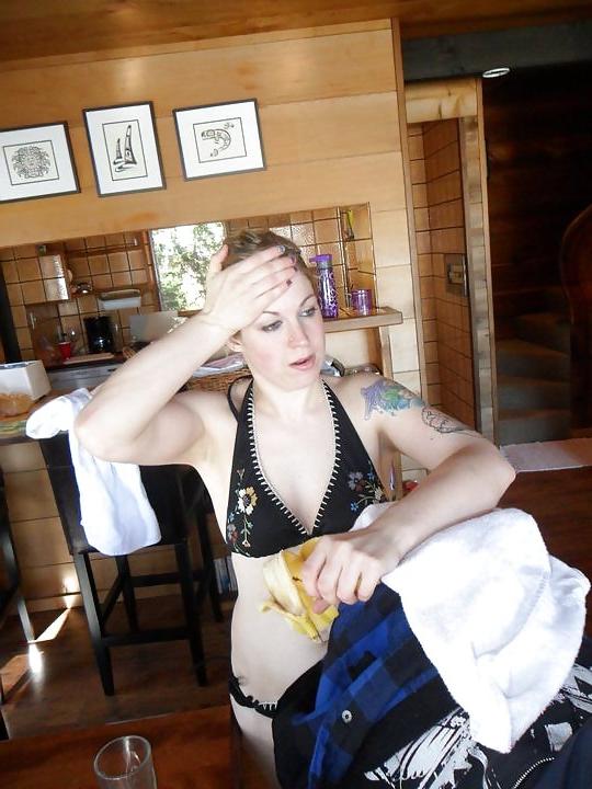 25P Non-nude exgirlfriend & her friends