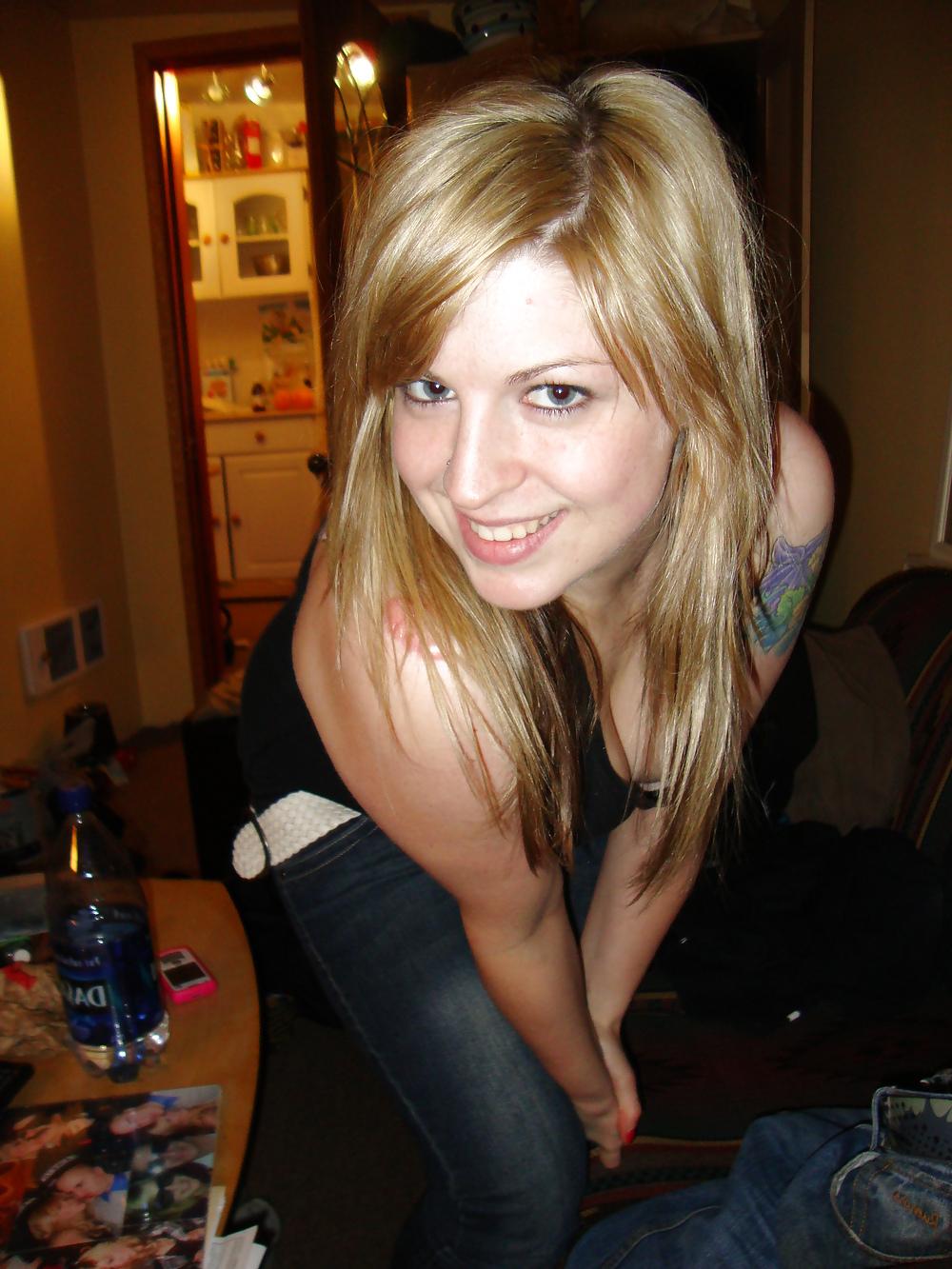 25P Non-nude exgirlfriend & her friends