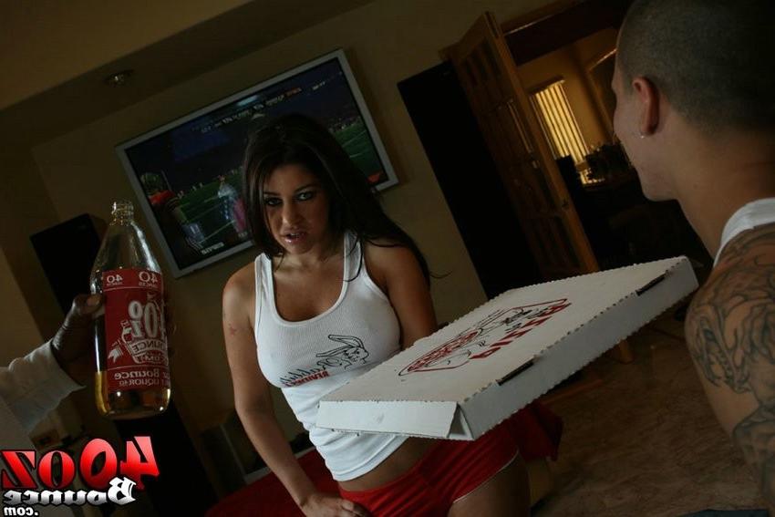 16P bubble butt britney stevens gets pounded