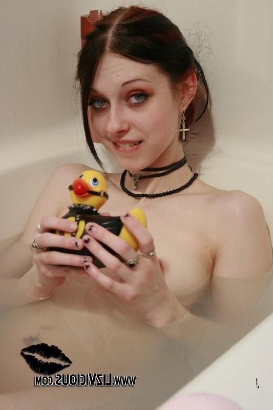 15P Playing with a leathered up rubber duckie on my pussy