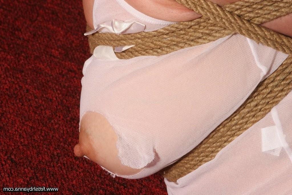 16P Kumi is tied up with a rope
