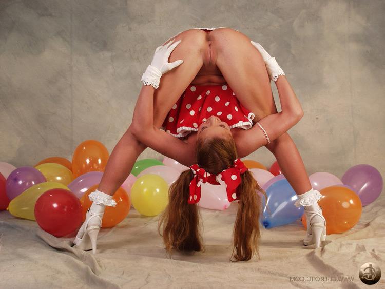 16P Shaved upskirt in baloons
