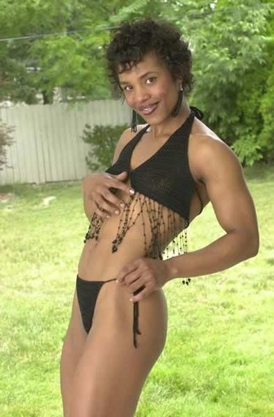 11P Ebony girl stripping and showing her sexy ass