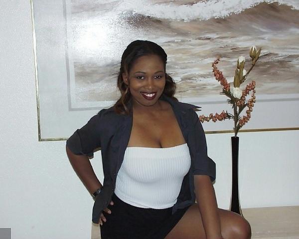 15P Thick busty black girl