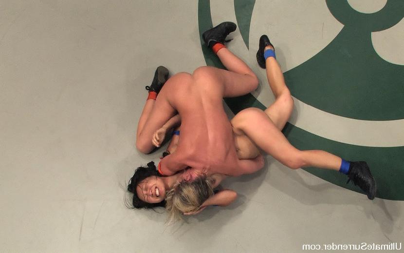 15P Brutal naked tag team wrestling live audience