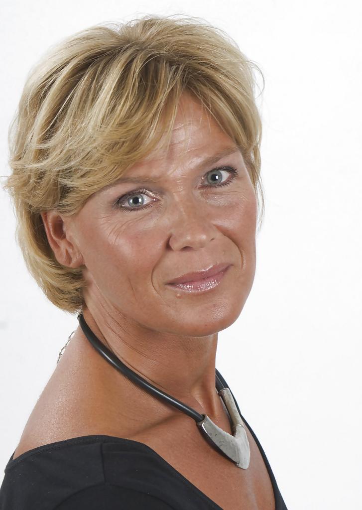 6P Sexy mature ladies 31
