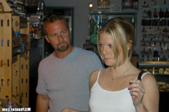 15P Hot blonde milf deep throating and getting banged by the hunter