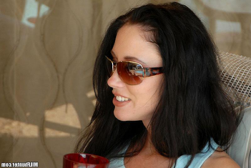 12P 12 pics and 1 movie of Kimberly from Milf Hunter