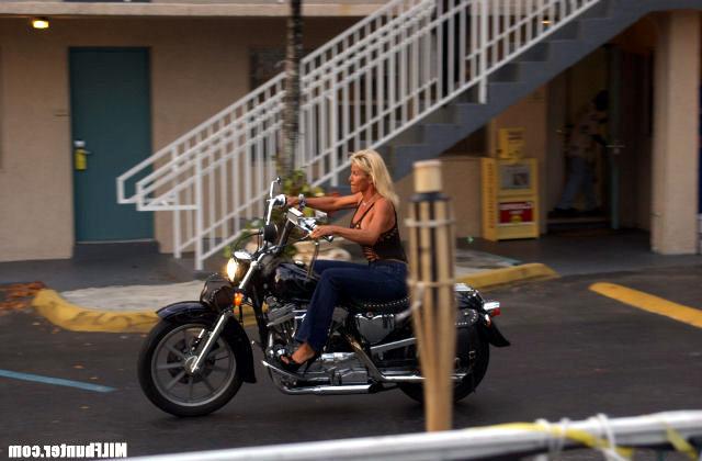 4P Movies of hot blonde motorcycle mama taking two cocks