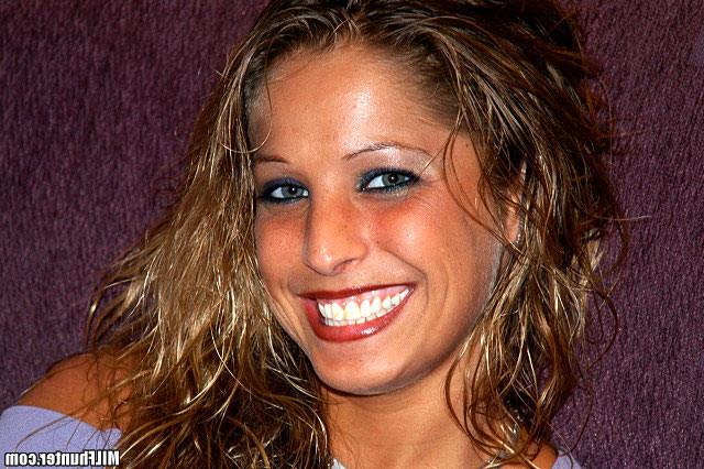 12P 12 pics and 1 movie of Tiffany from Milf Hunter