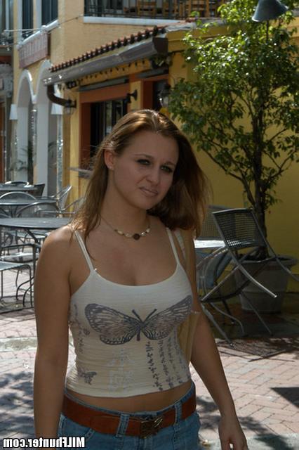 12P 12 pics and 1 movie of Taylor from Milf Hunter