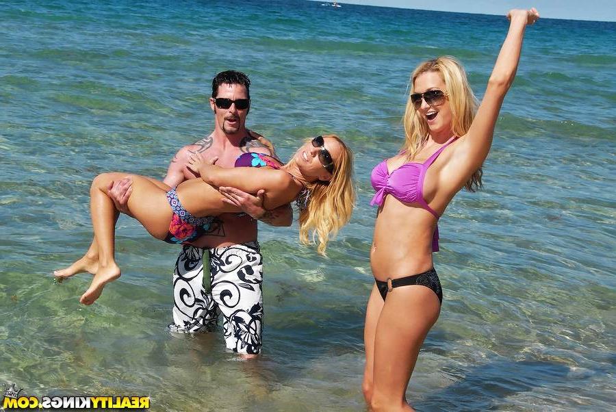12P 12 pics and 1 movie of Blake from Milf Hunter