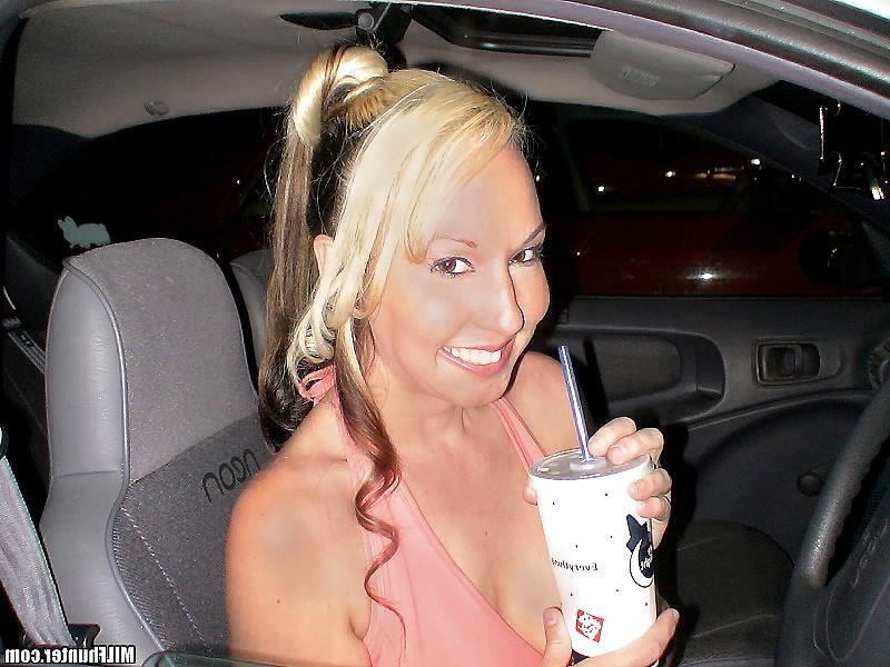 12P 12 pics and 1 movie of Zoe from Milf Hunter