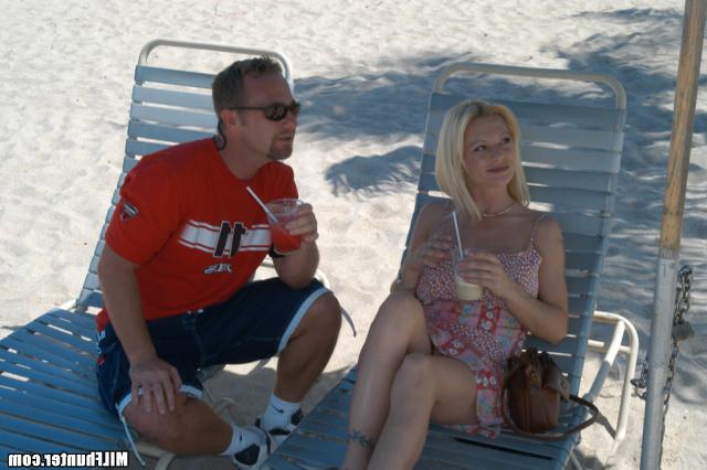 12P 12 pics and 1 movie of Mandy from Milf Hunter