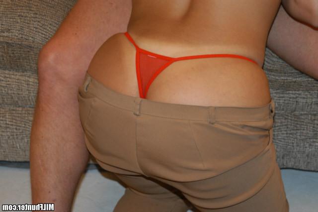 12P 12 pics and 1 movie of Hannah from Milf Hunter