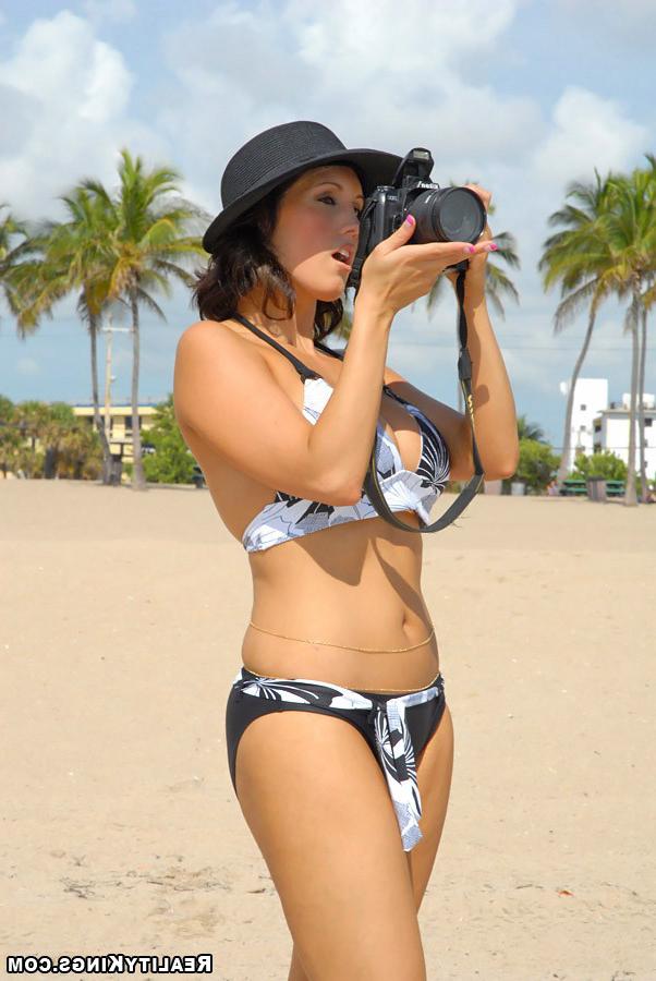 12P 12 pics and 1 movie of Dylan from Milf Hunter