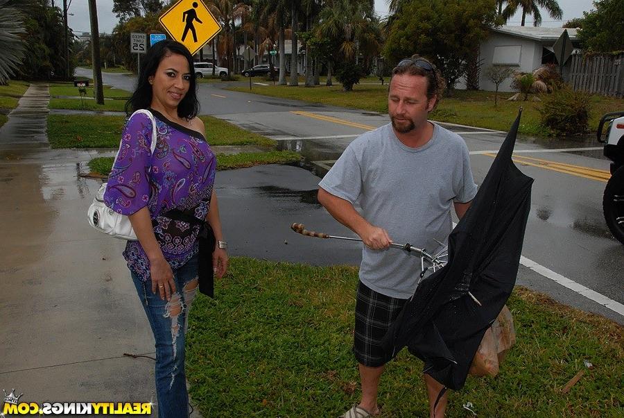 12P 12 pics and 1 movie of Lynda from Milf Hunter