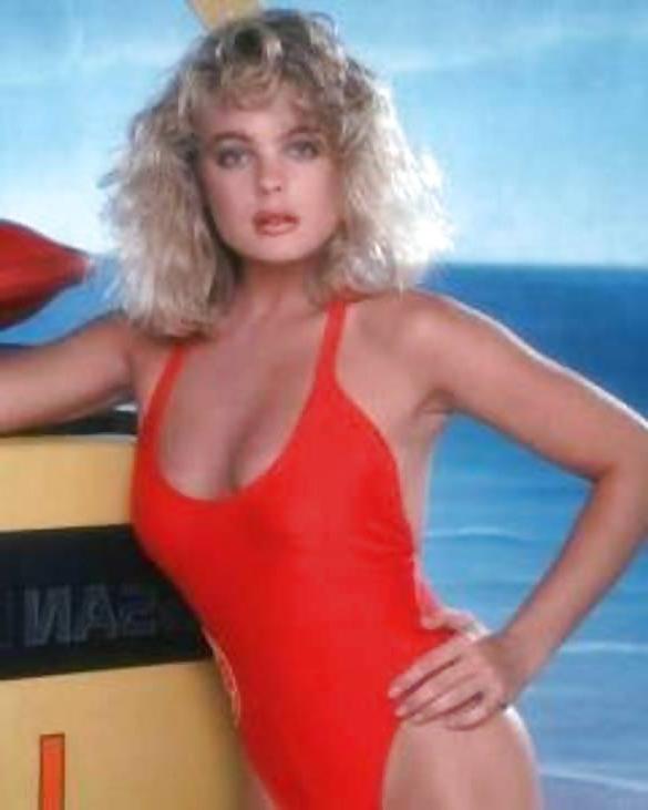 8P Erika eleniak