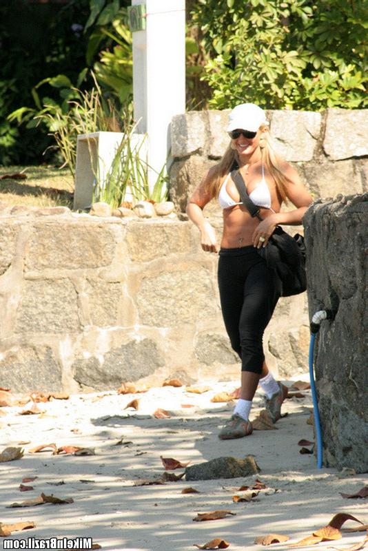12P 12 pics and 1 movie of Alesandra from Mike In Brazil