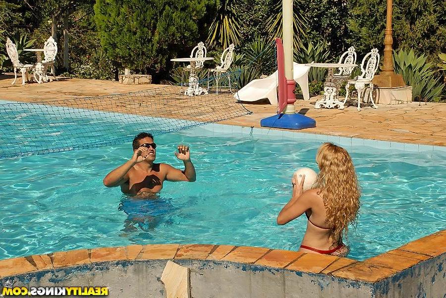 12P 12 pics and 1 movie of Juliaa from Mike In Brazil
