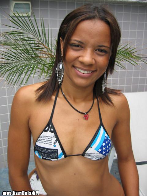 12P 12 pics and 1 movie of Thais from Mike In Brazil
