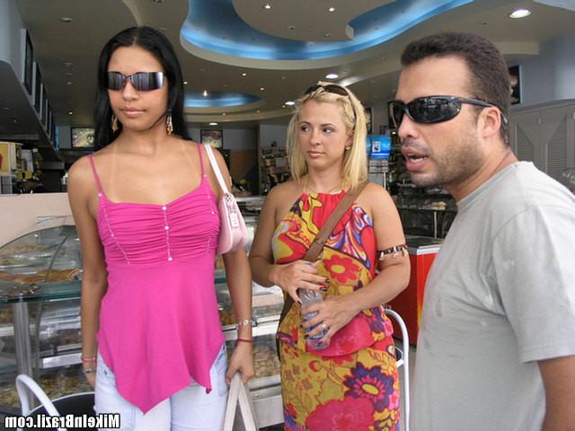 12P 12 pics and 1 movie of Vivianne from Mike In Brazil