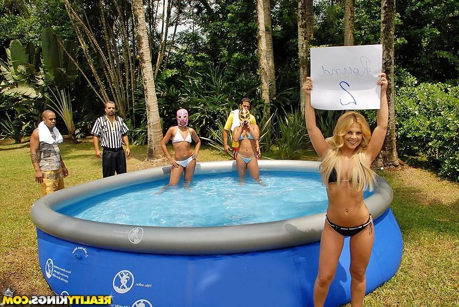 12P 12 pics and 1 movie of Mayaras from Mike In Brazil