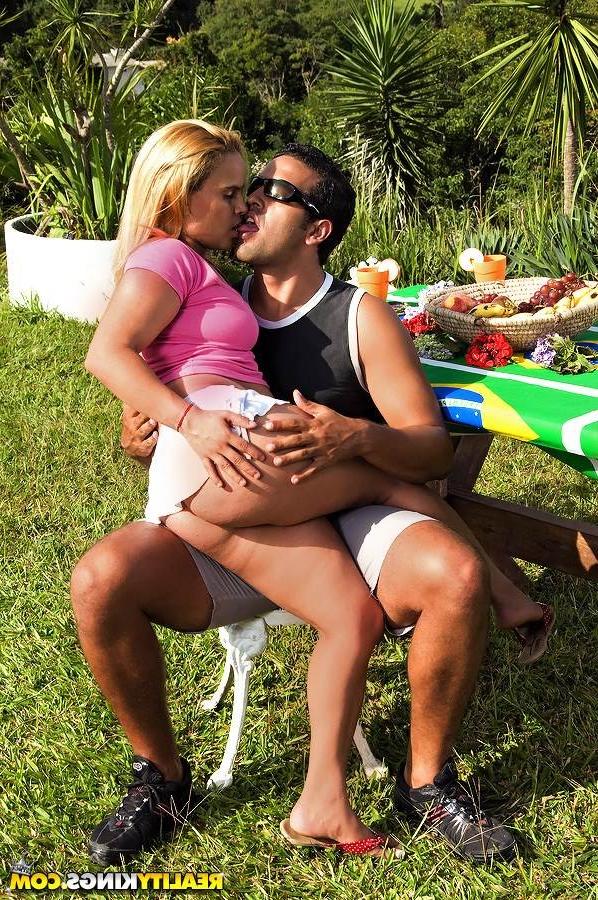 12P 12 pics and 1 movie of Danii from Mike In Brazil