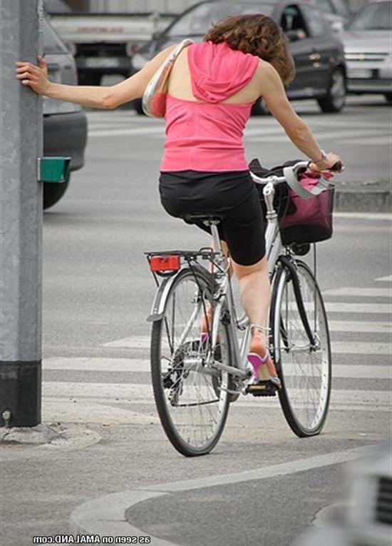 15P Gallery of sexy amateur babes riding their bikes