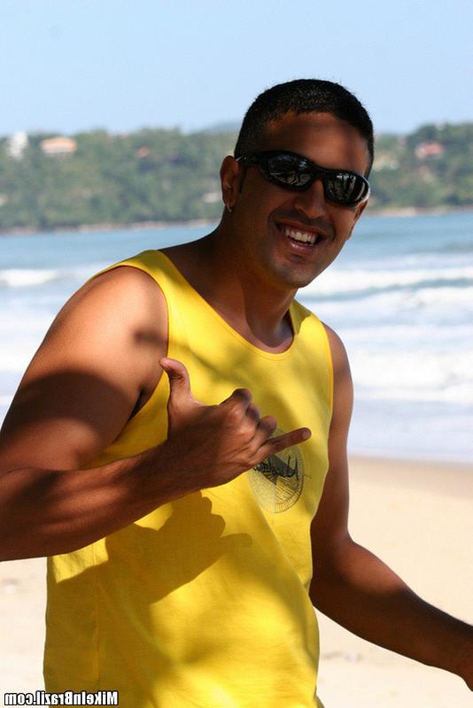 12P 12 pics and 1 movie of Aghatha from Mike In Brazil