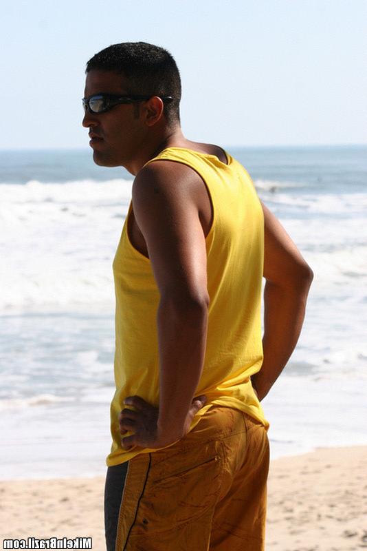 12P 12 pics and 1 movie of Aghatha from Mike In Brazil