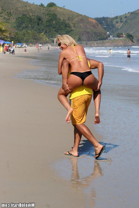 12P 12 pics and 1 movie of Aghatha from Mike In Brazil