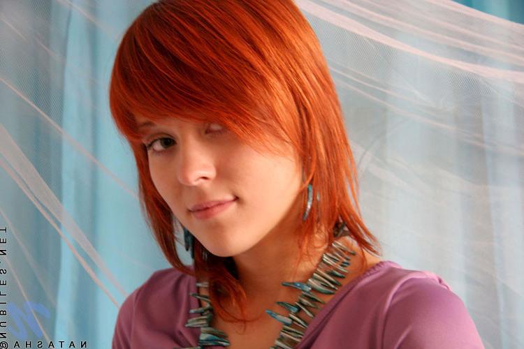 10P See this teen pull back her hood on her pussy and fiddle with her clit