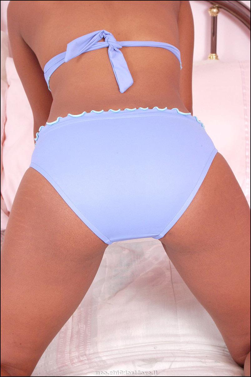 15P Black ebony babe with a sexy shaved pussy