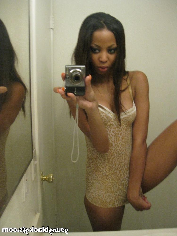 15P Black girlfriend self shoting