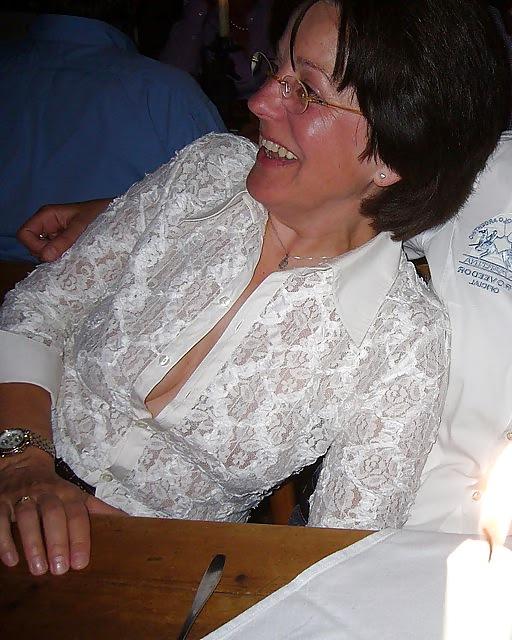 23P Sexy older lady