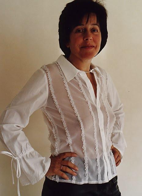 23P Sexy older lady