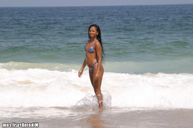 12P 12 pics and 1 movie of Agatha from Mike In Brazil