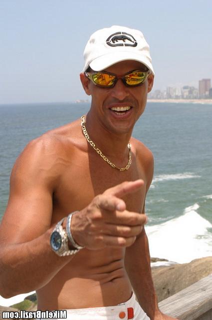 11P 12 pics and 1 movie of Erika from Mike In Brazil