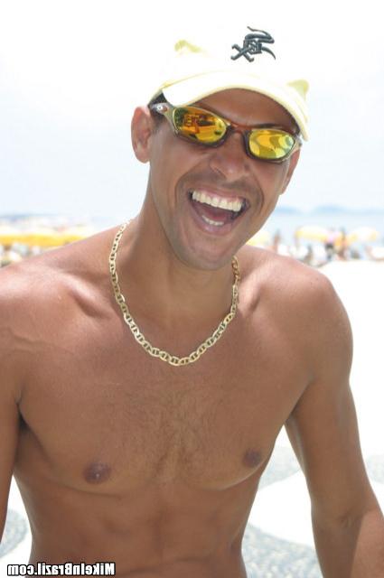 12P 12 pics and 1 movie of Elis from Mike In Brazil