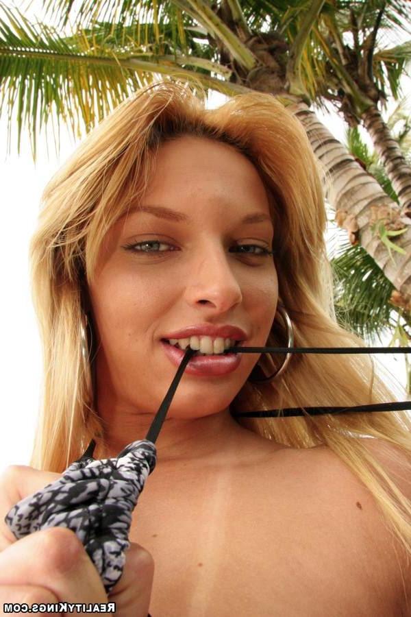 12P 12 pics and 1 movie of Nikki from Mike In Brazil