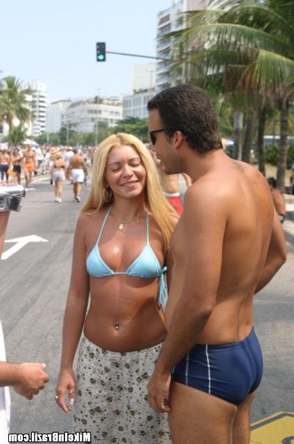 12P 12 pics and 1 movie of Paola from Mike In Brazil