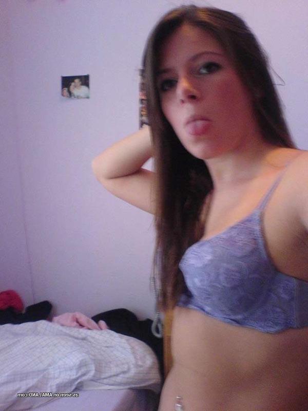 15P Hot brunette GF self shooting