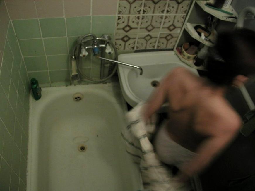 16P Unknowing sexy student filmed in the shower with a hidden camera